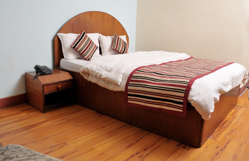 קטמנדו Hotel Brihaspati מראה חיצוני תמונה