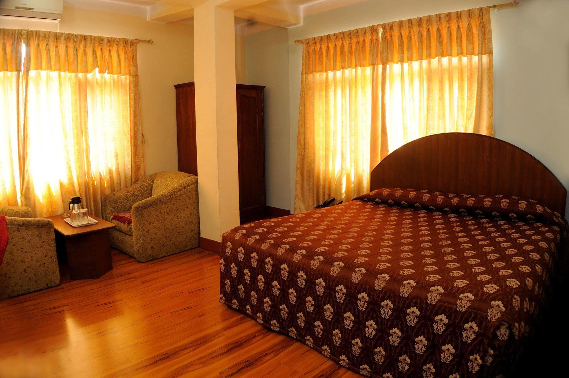קטמנדו Hotel Brihaspati מראה חיצוני תמונה