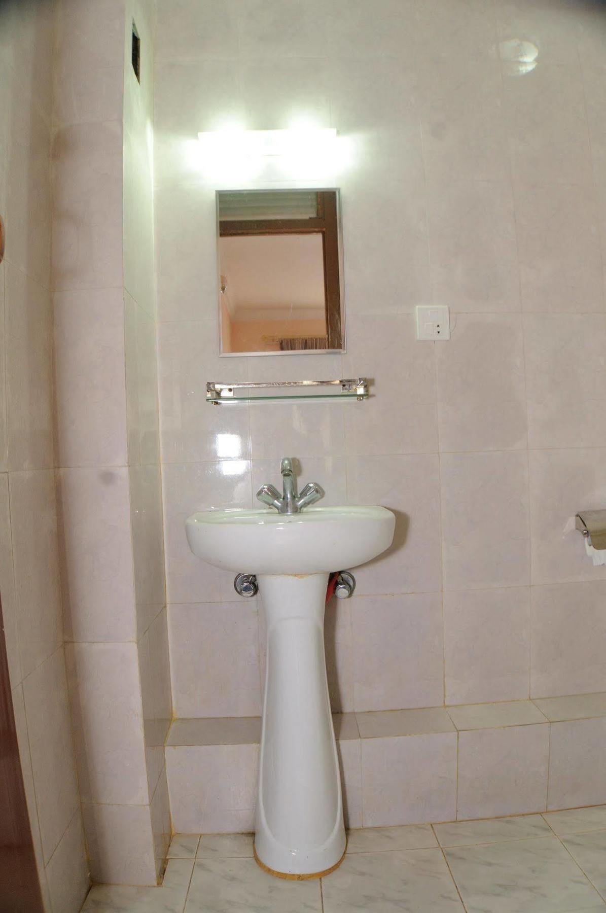 קטמנדו Hotel Brihaspati מראה חיצוני תמונה